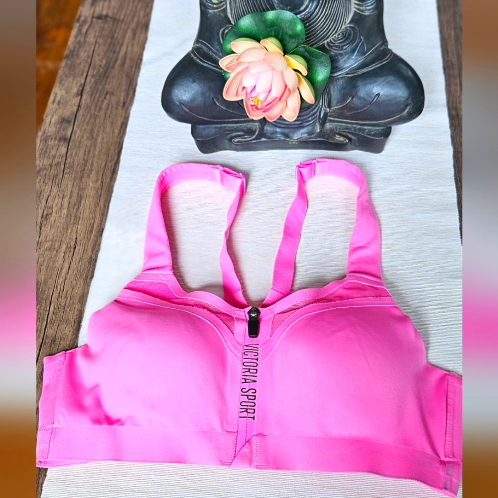 Victoria's Secret Sports Bra - Lightly lined - Size 34B - Pink